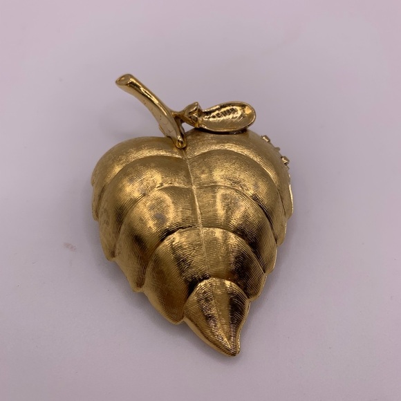 Jewelry - Vintage Avon gold tone perfume flower brooch